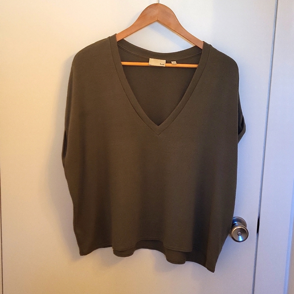 Over sized knit t shirt, green, wilfred free brand, size M